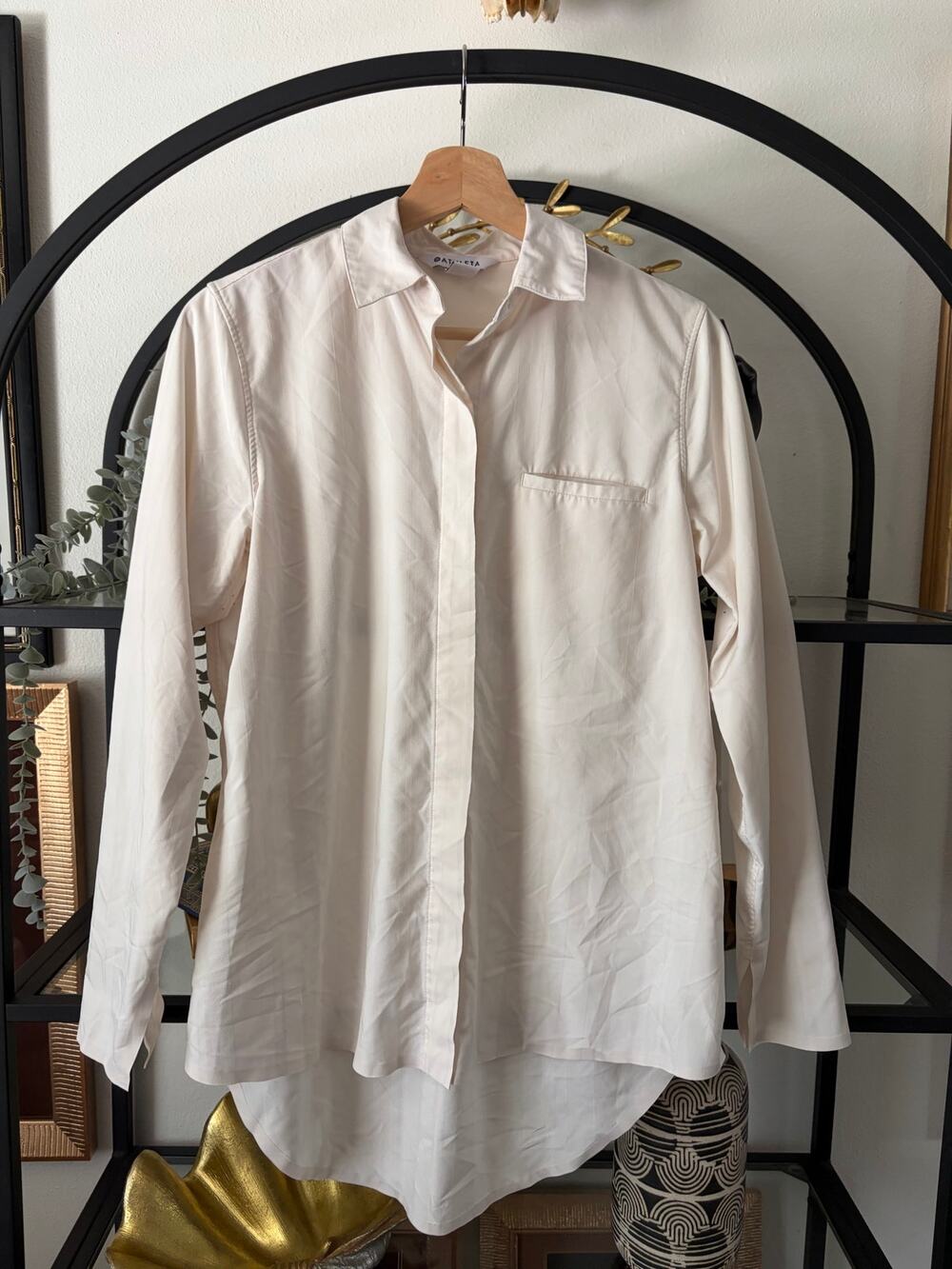 Athleta Urbanite Textured Top Womens XS White Button Front Travel Shirt